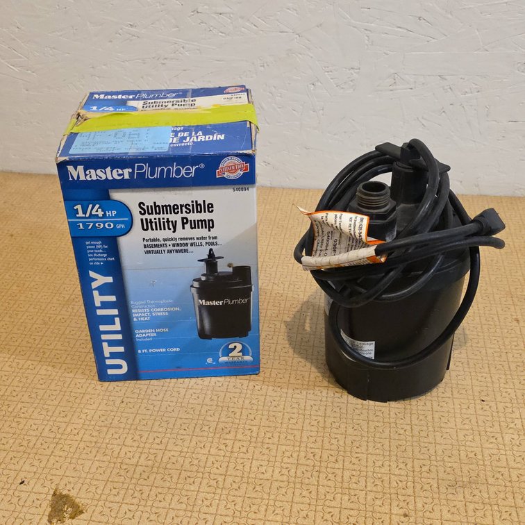 Master Plumber Submersible Utility Pump, 1/4 HP, 1790 GPH, Gently Used With Box and Instructions