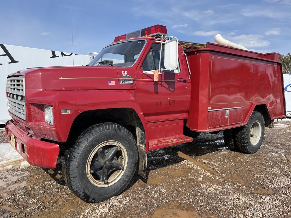 1982 Ford F700 Tanker Truck
