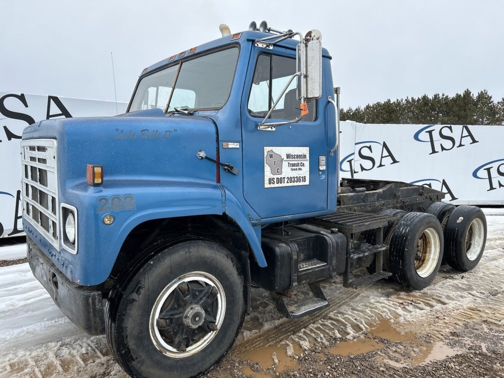 1979 International F2275 Spotter Truck