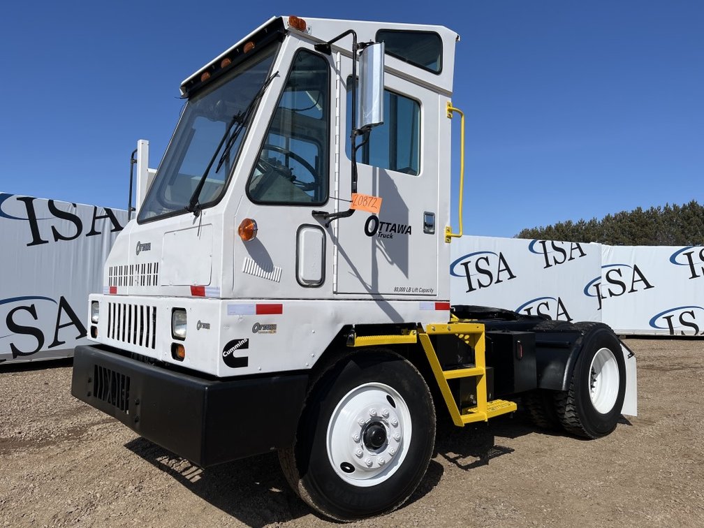 2000 Ottawa Commando 30 Spotter Truck