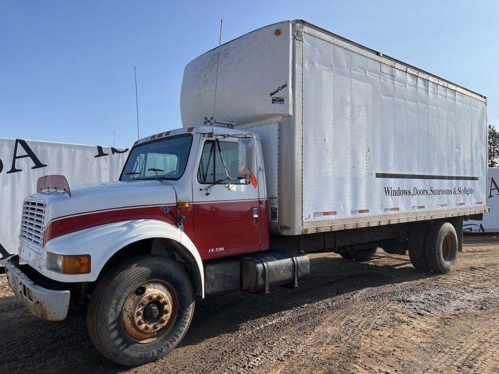 1999 International 4900 Box Truck