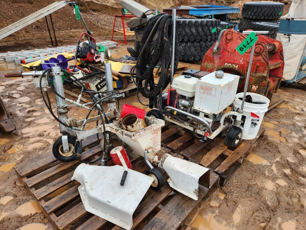 Curb Layer w/ Pattern and Hydraulic Oil Pump