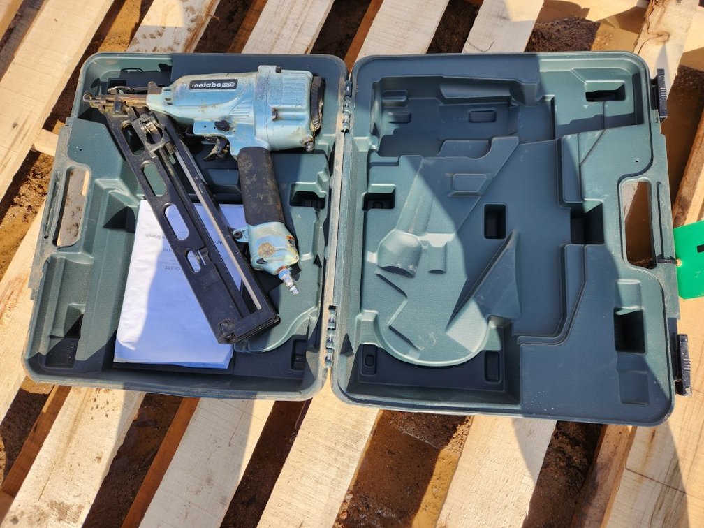 Metabo HPT Nail Gun