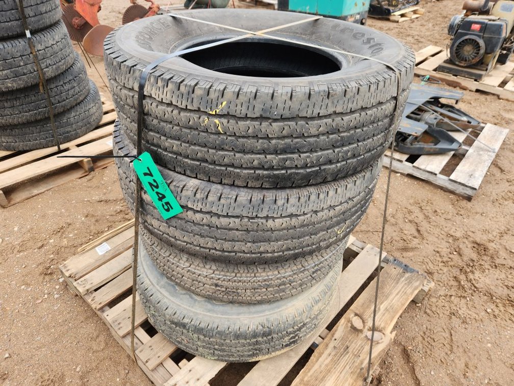 (4) 275/70R18 Tires (2) Rims