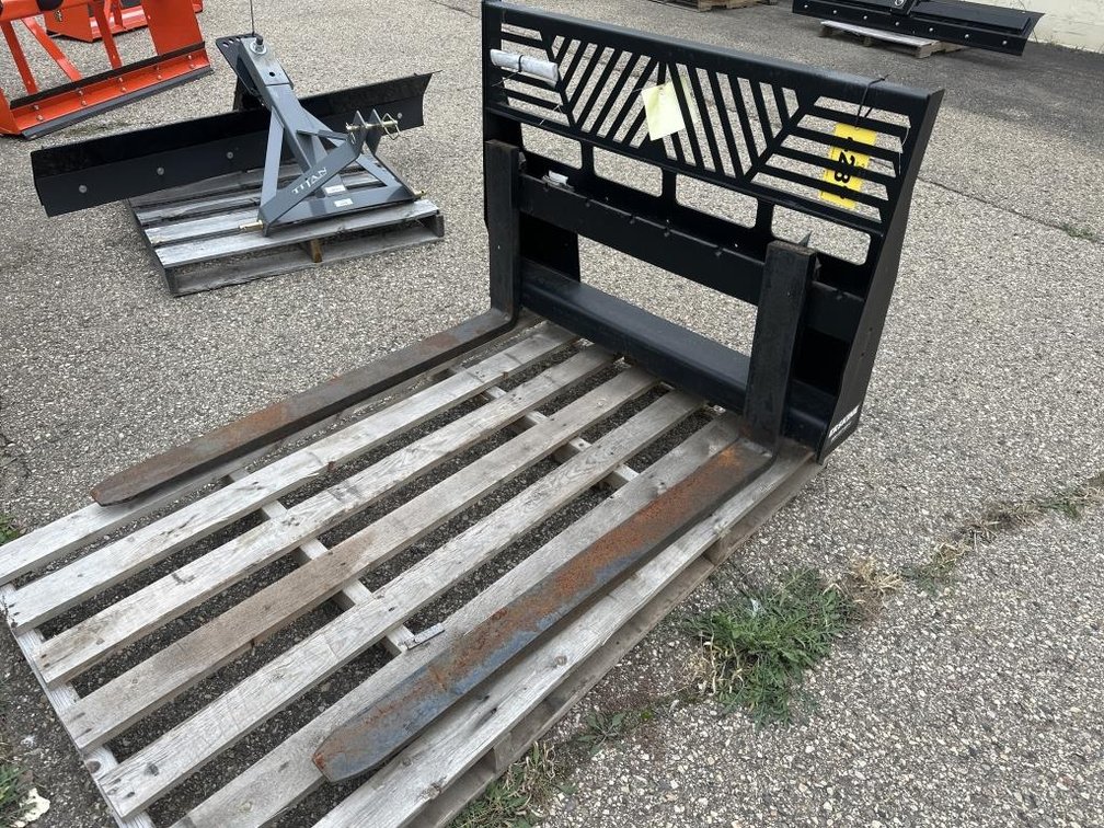 ERSKINE Quick Attach 48" Pallet Forks