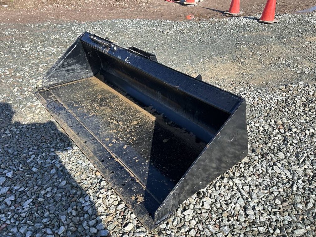 Unused Caterpillar 74" Bucket