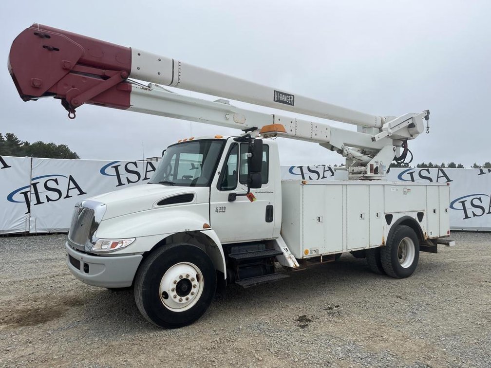 2002 International 4300 SBA Bucket Truck