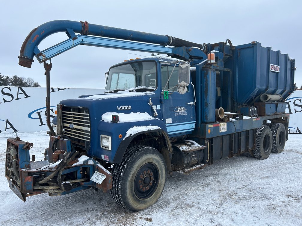 1990 Ford  L9000 Vac Truck