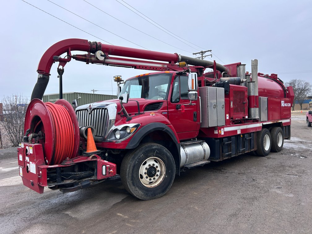 2013 International 7500 6x4 Hydro-Excavation Truck