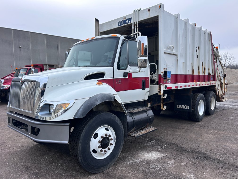 2004 International 7400 6x4 Garbage Truck