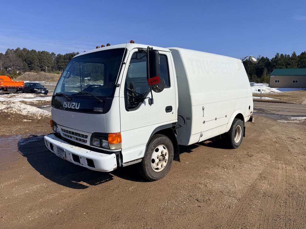 2001 Isuzu NPR Spray Truck
