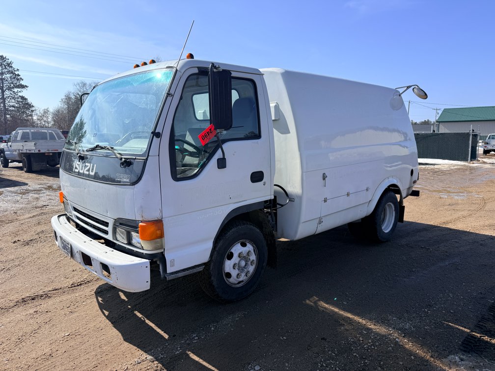 2002 Isuzu NPR Spray Truck