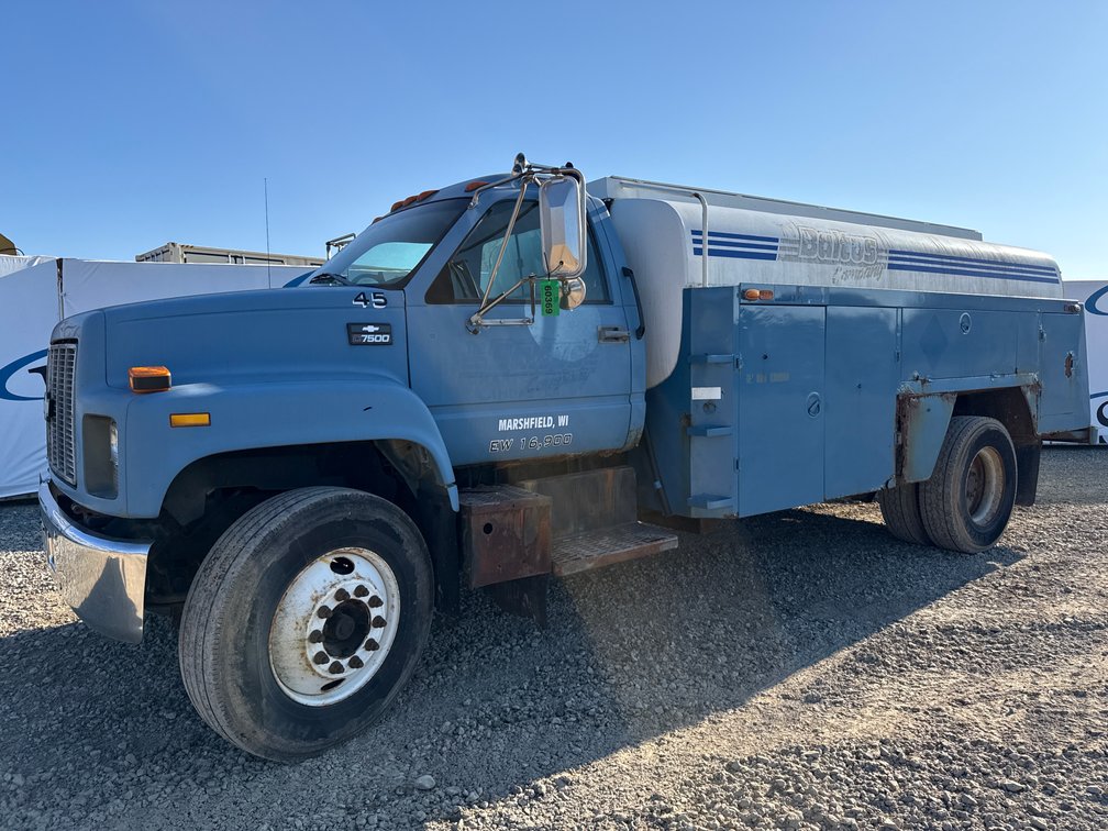 1999 Chevrolet 7500 Fuel Truck