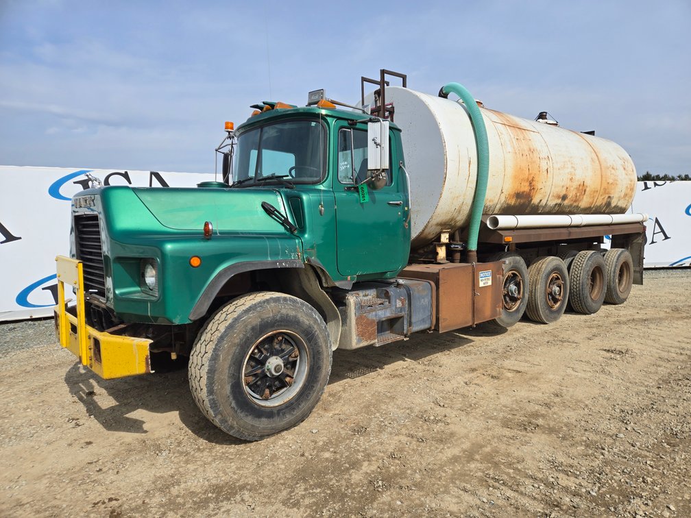 1993 Mack  Quad Axle Water Truck