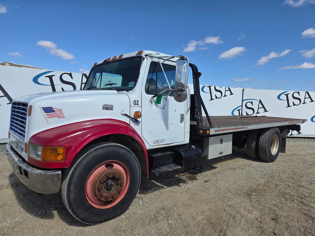1998 International  4700 Rollback Truck