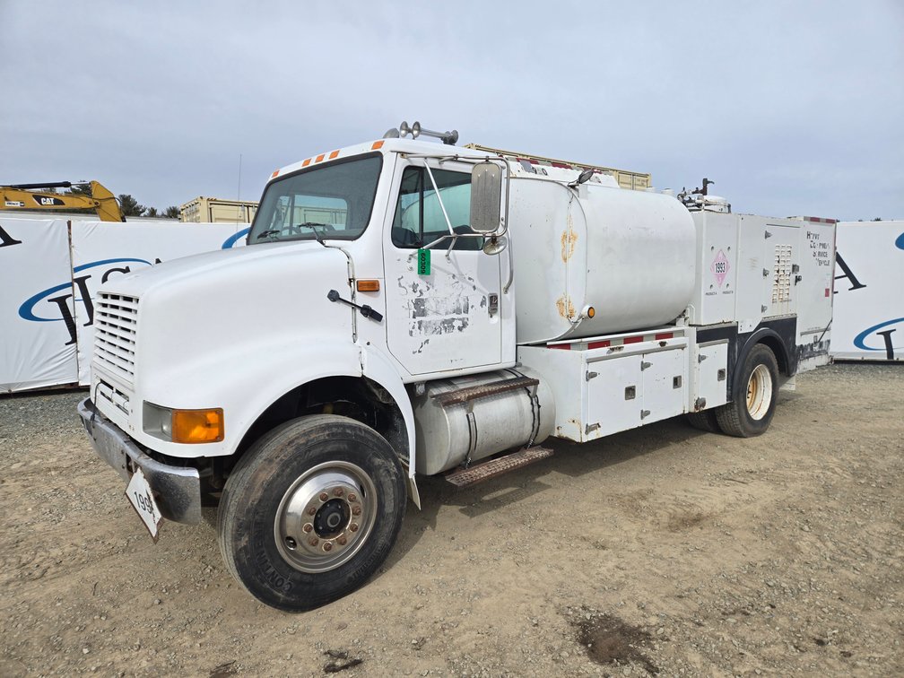 1996 International  8100 Fuel And Lube Truck
