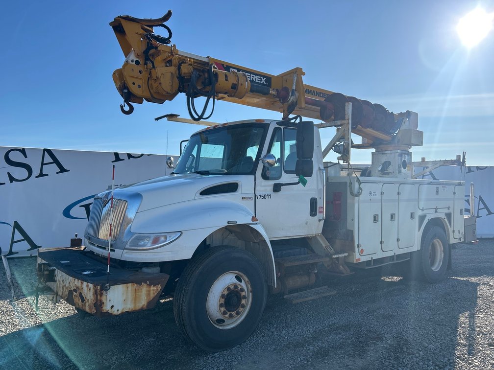 2015 International  4400 SBA Digger Derrick