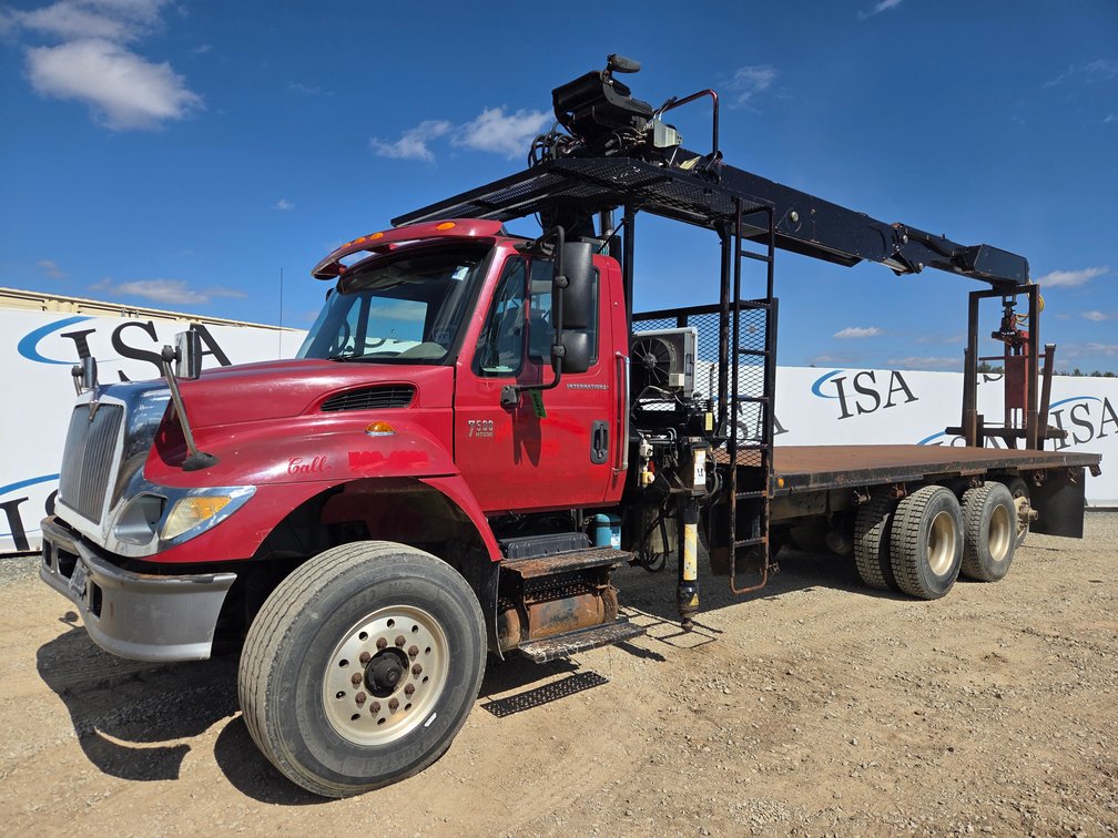 2004 International 7500 Flatbed Crane Truck