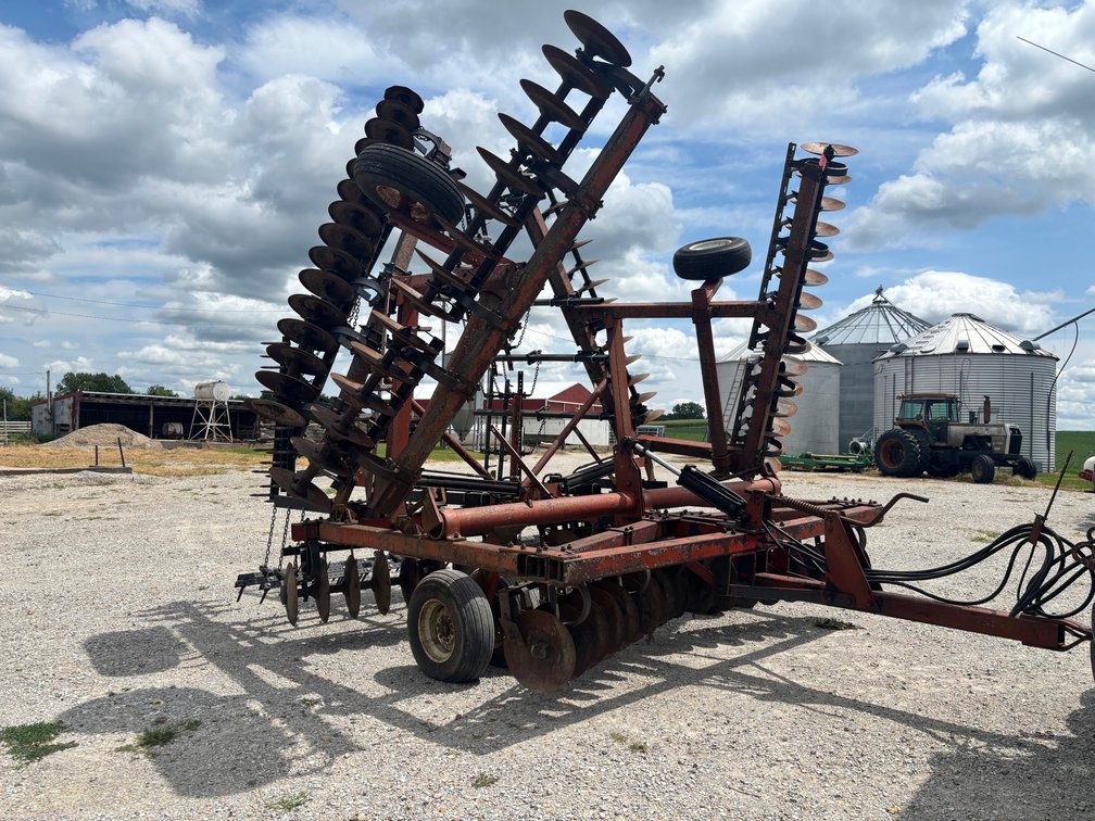 White 271  34' Disc W/ Harrow