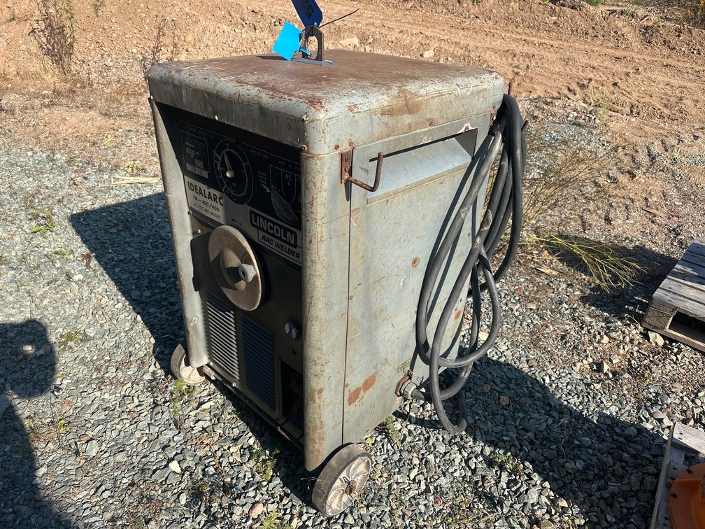 Lincoln Idealarc TM-400/400 SMAW Welder