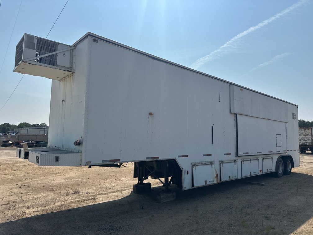 1990 Calumet MMT449L Lab Trailer