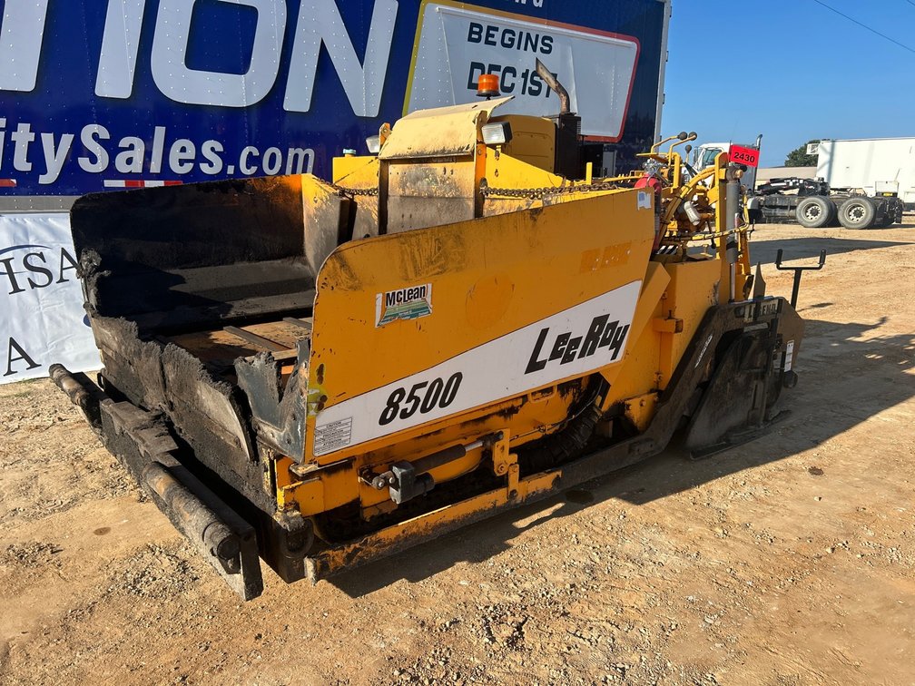2009 LeeBoy L8500T Paver