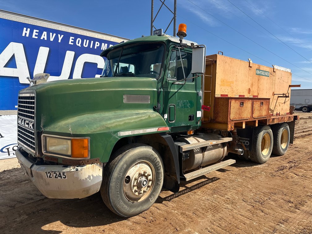 1994 Mack CH613 Water Truck