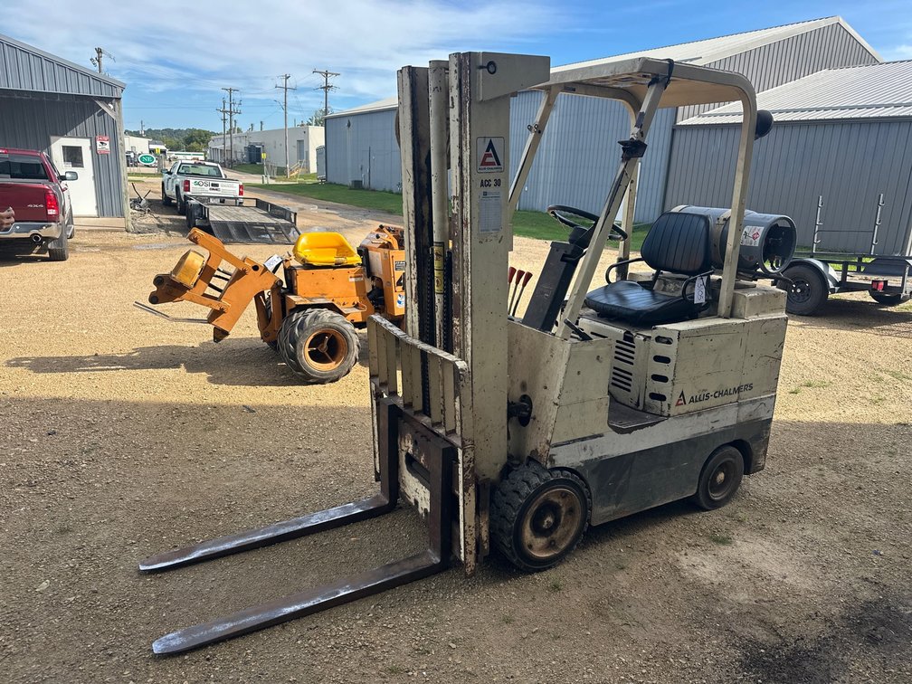 Allis Chalmers ACC30 Forklift