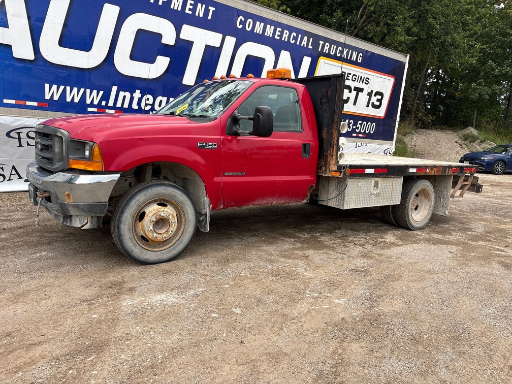 2001 Ford F-450 Flatbed Truck