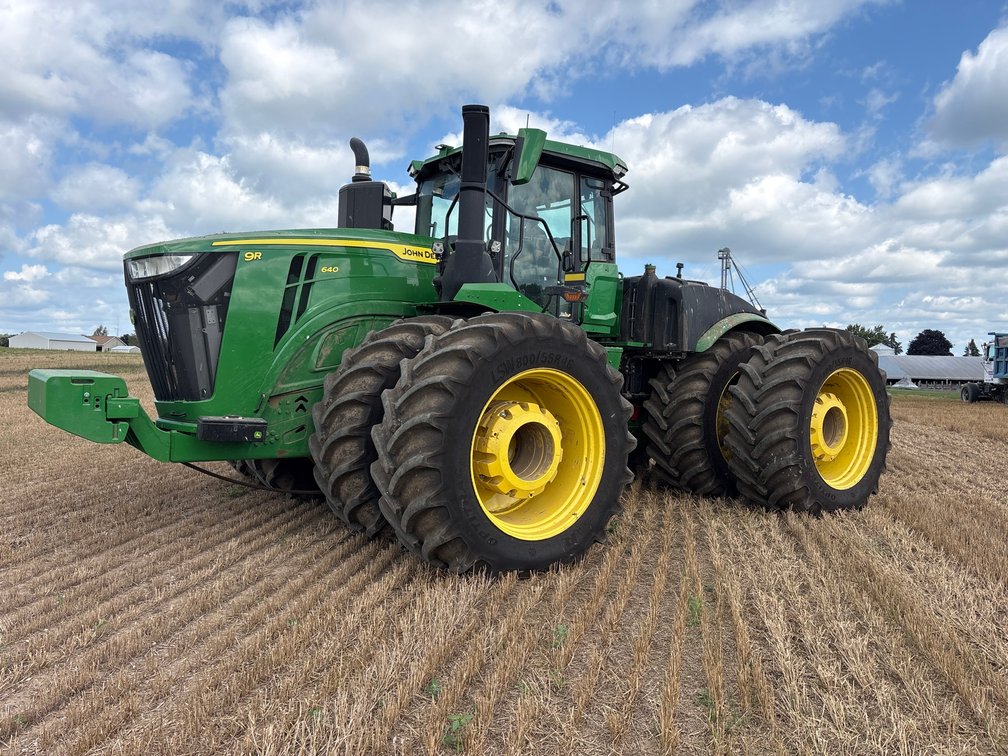 2022 John Deere 640 9R Tractor