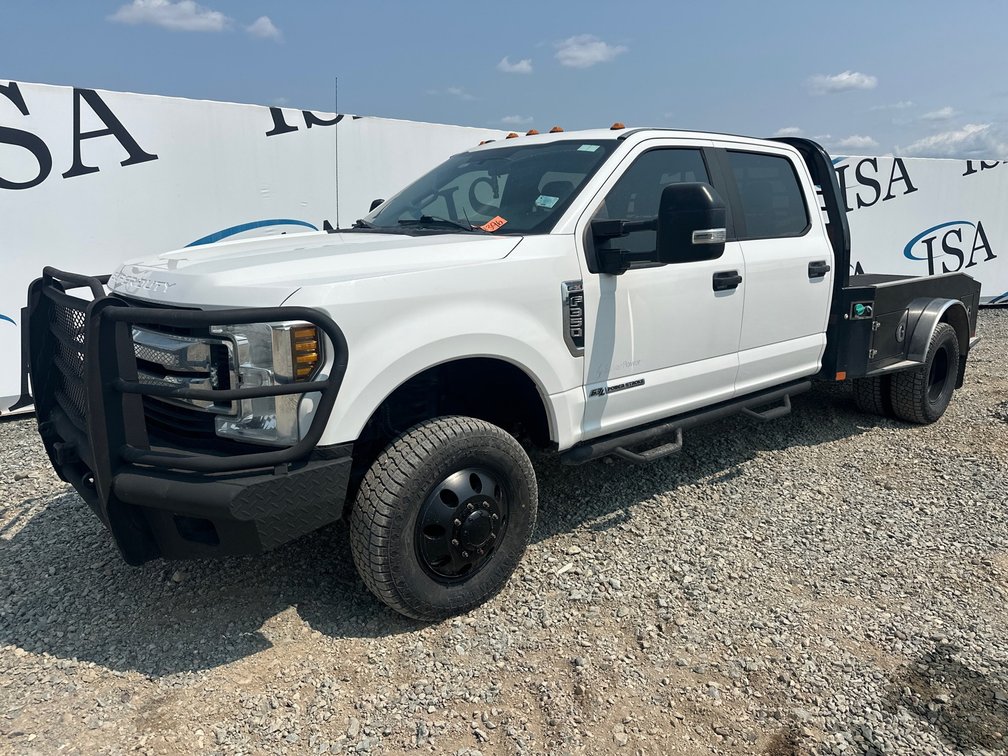 2019 Ford F350 4x4 Flatbed Truck