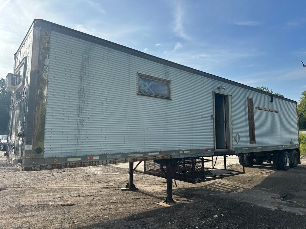 1983 Dorsey 48' Office Semi Trailer