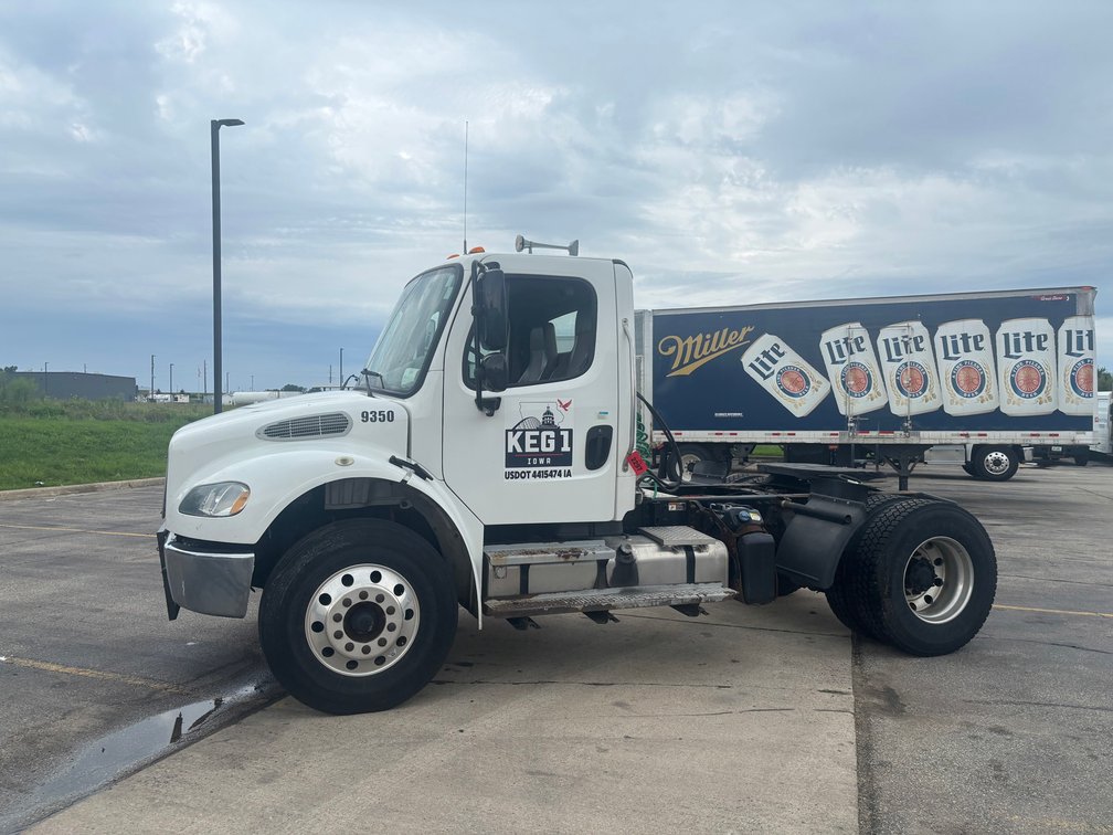 2017 Freightliner M2  Single Axle Day Cab Truck Tractor
