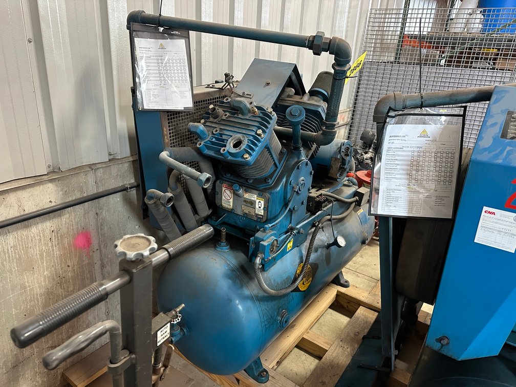 Quincy SLT-25  Air Compressor