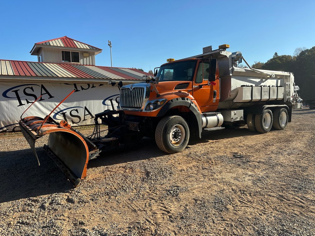 2011 International 7600 Patrol Truck