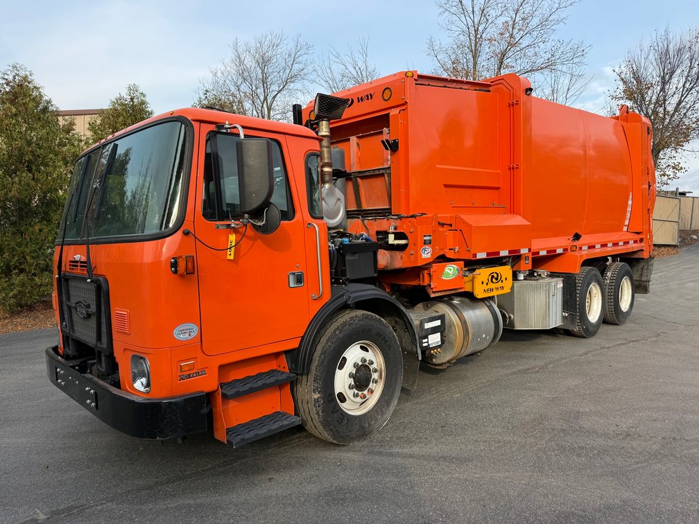 2021 Scranton Autocar Xpeditor ACX Tandem Axle Side Loader Garbage Truck