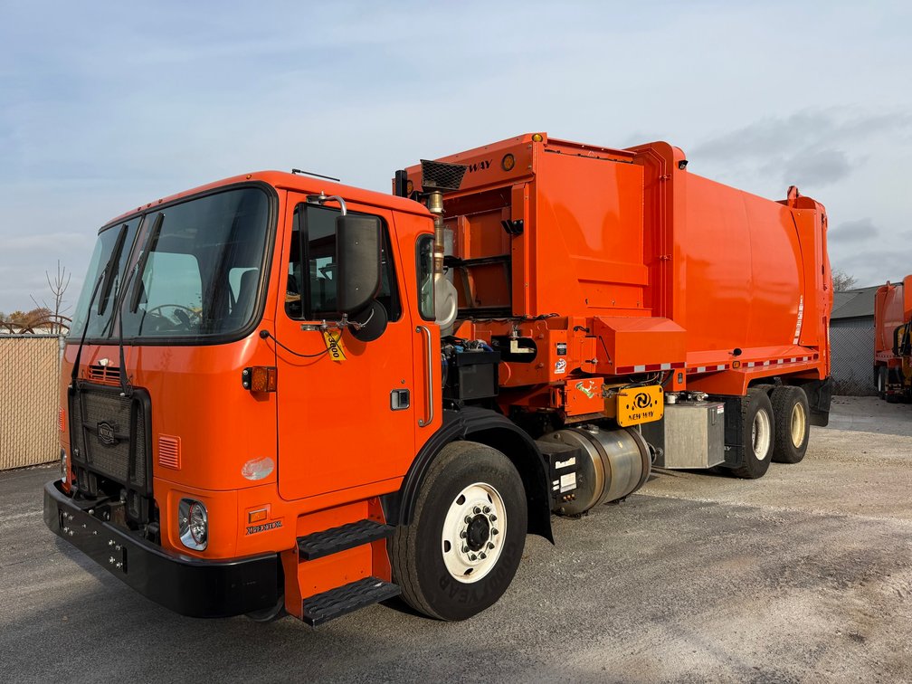 2021 Scranton AutoCar Xpeditor ACX Tandem Axle Side Load Garbage Truck