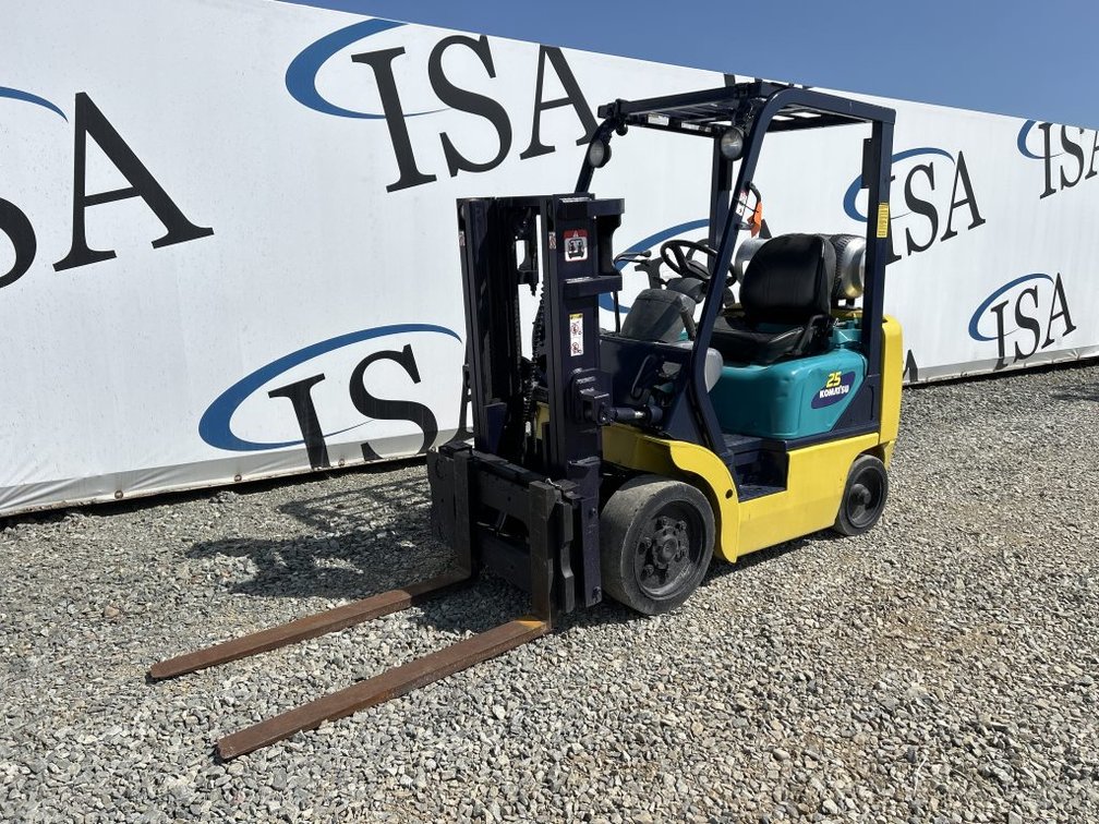 Komatsu 25 Forklift