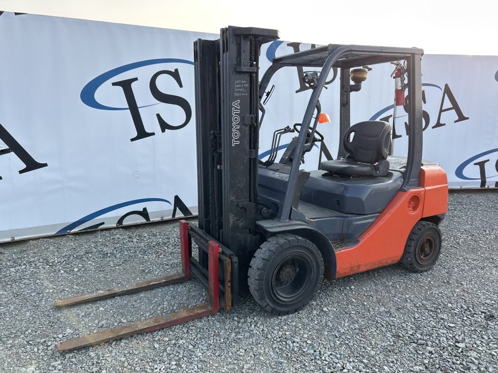 2017 Toyota 8FDU25 Forklift
