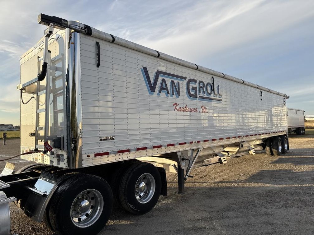 2023 Wilson DWH-750 Hopper Bottom Trailer