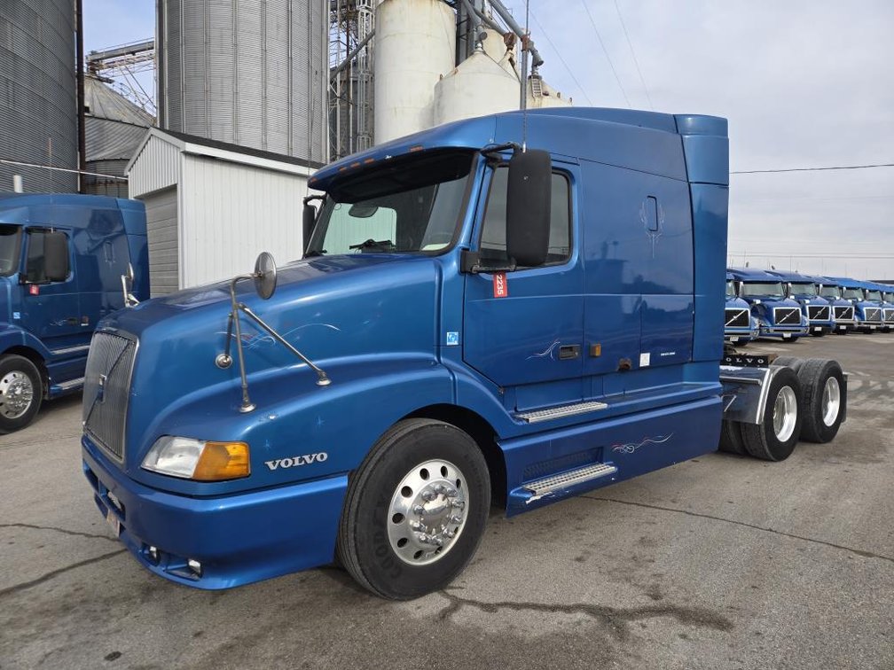 2003 Volvo Sleeper Cab Semi