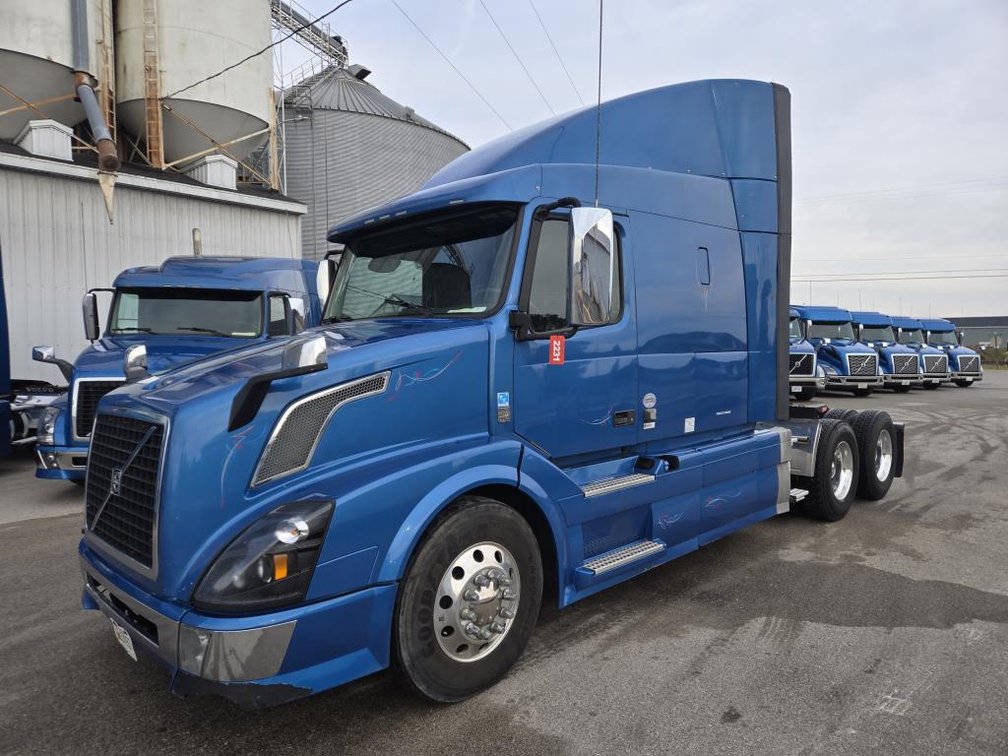 2017 Volvo VNL Sleeper Cab Semi