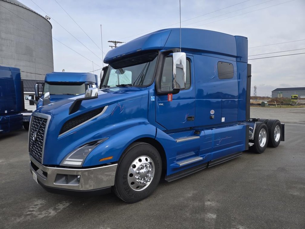 2024 Volvo VNL Sleeper Cab Semi Truck Tractor