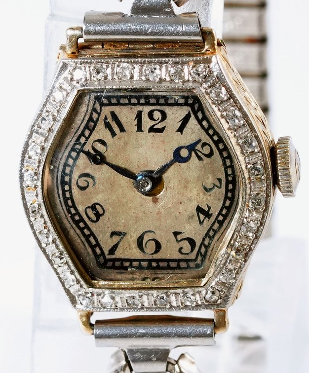 Lecoultre, manual wind in 14K white gold