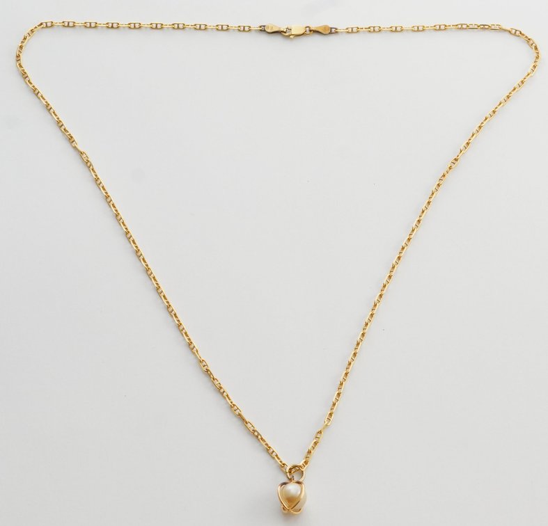 Pearl pendant on 14K gold chain