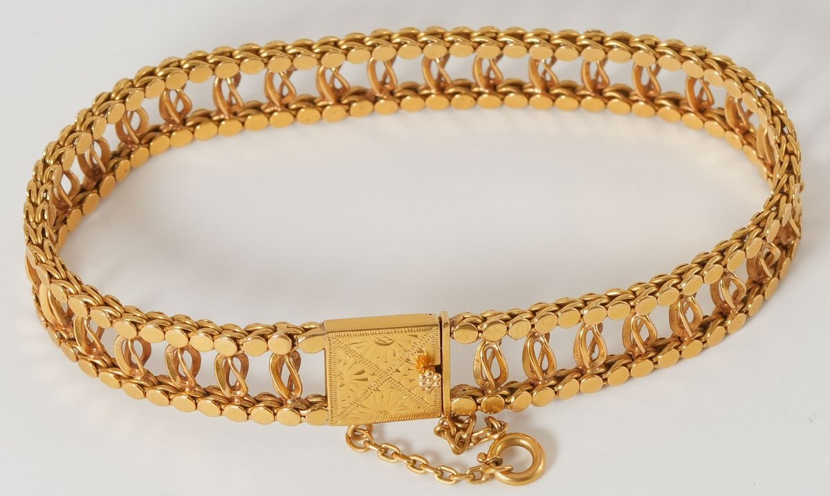 19K yellow gold bracelet with fancy link design