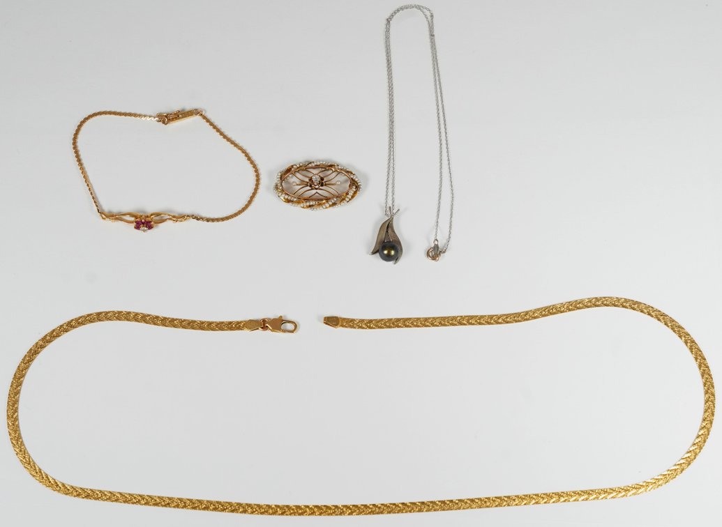 Jewelry lot (4) Assorted material in 14K & 10K gold