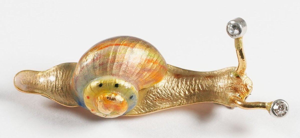 Diamond, enamel & 18K yellow gold snail pin