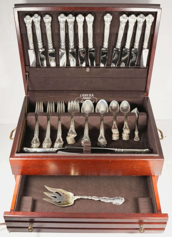 Gorham sterling (88) piece un-monogrammed flatware set in Gorham's Chantilly pattern