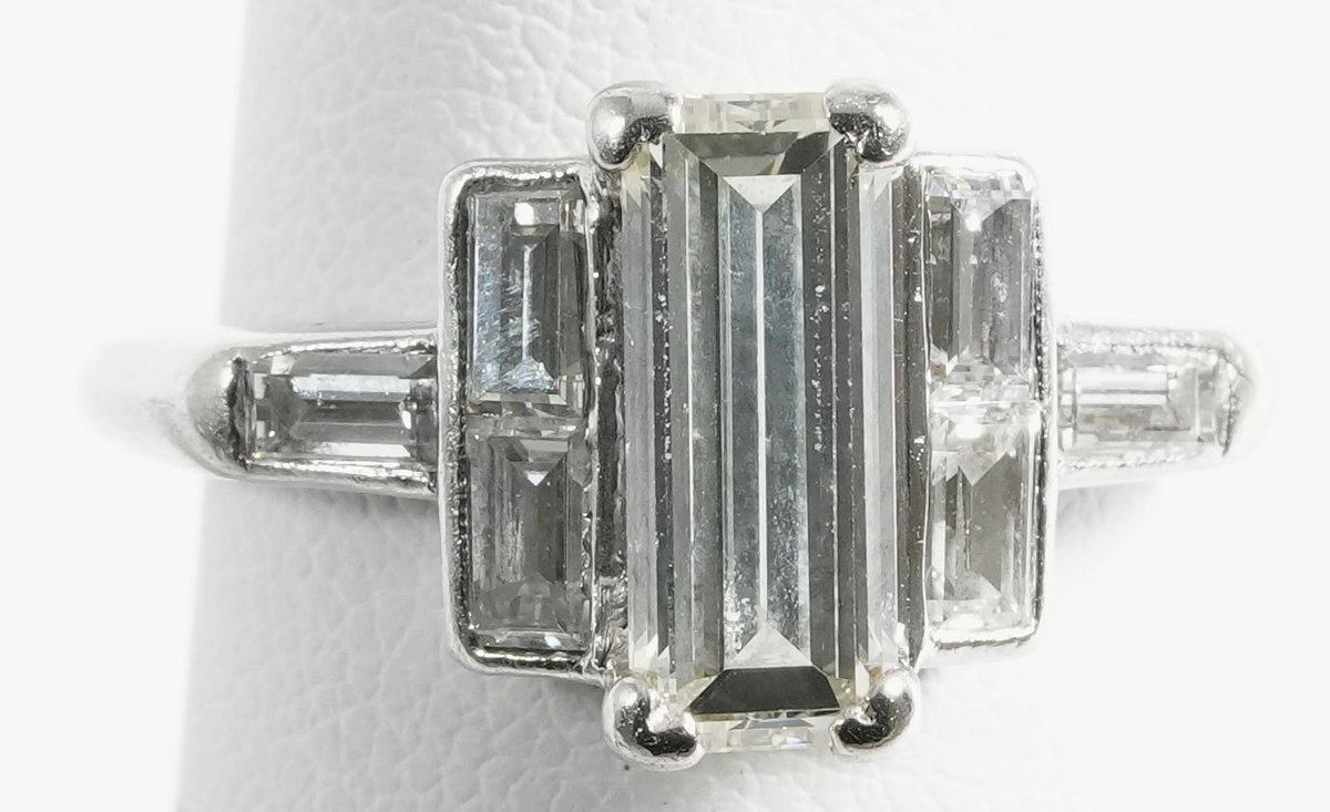 Diamond & platinum engagement ring